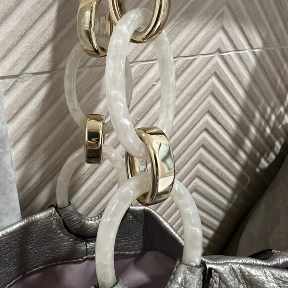 Coach Shoulder Bag M1073-16815 Silver leather, Gold Tone hardware - Picture 3 of 10